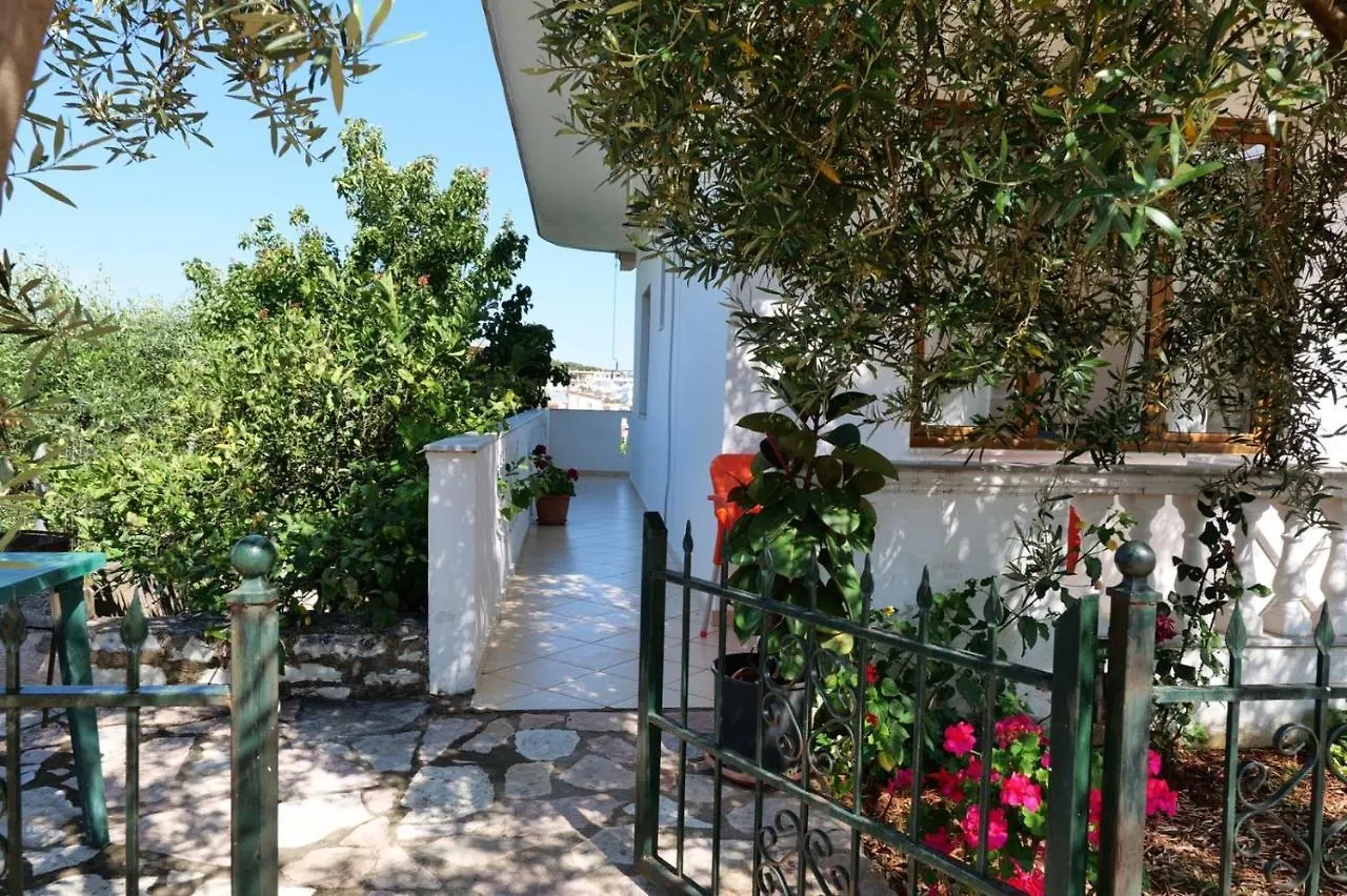 קסאמיל Vita Apartment - Spacious Garden And Balcony 5 Min To Beach & Center אלבניה