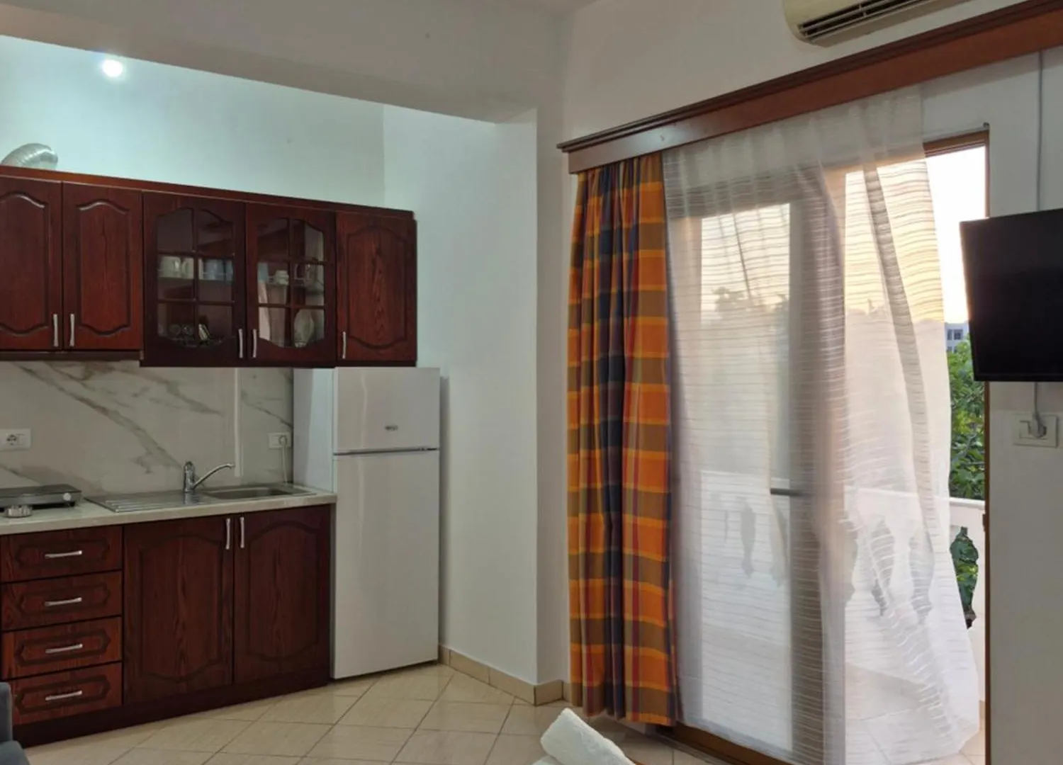 Vita Apartment - Spacious Garden And Balcony 5 Min To Beach & Center Ксамил