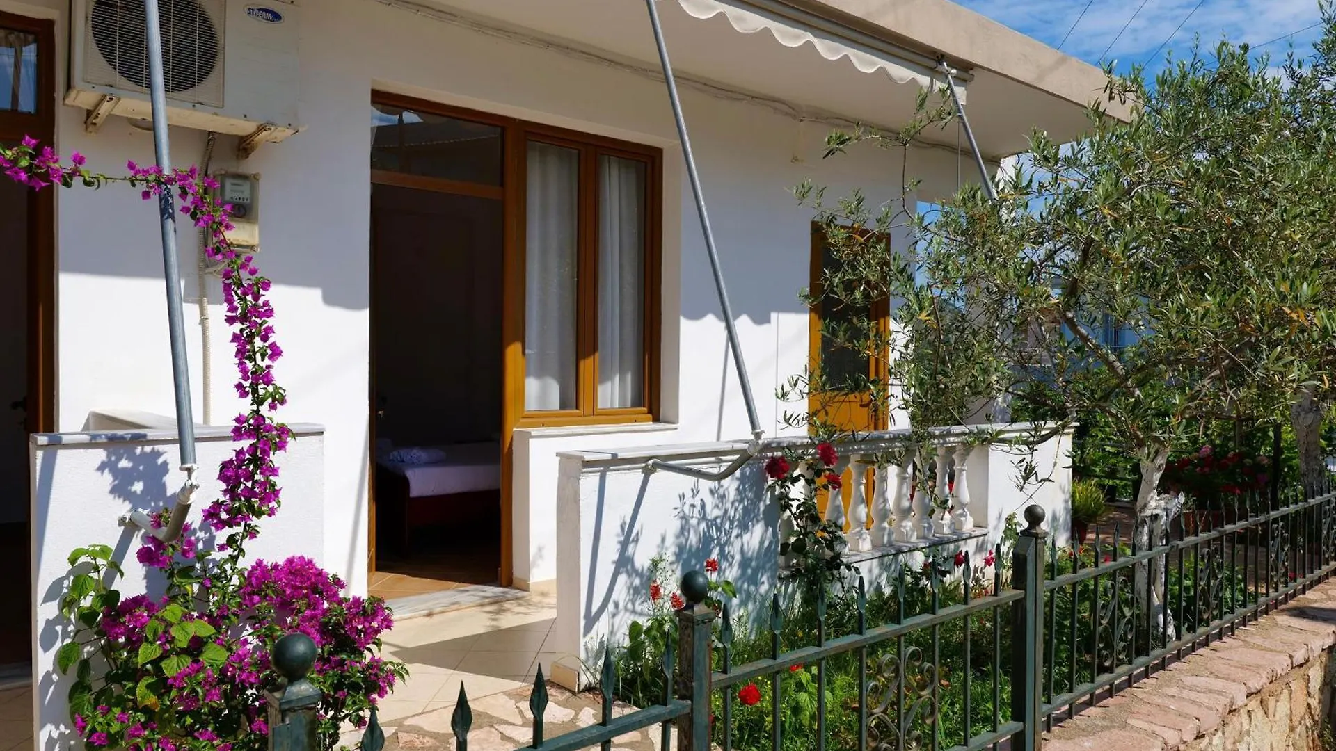 קסאמיל Vita Apartment - Spacious Garden And Balcony 5 Min To Beach & Center 0*,
